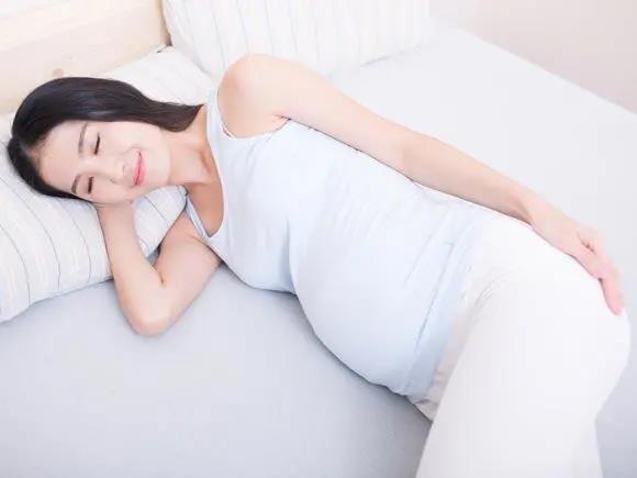 一個(gè)好的睡姿決定健康程度！這兩種姿勢不僅舒服，還能補(bǔ)腎，快試試吧!