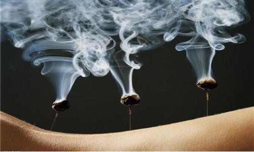 艾灸的消炎效果堪比消炎藥物，卻沒(méi)有任何副作用!