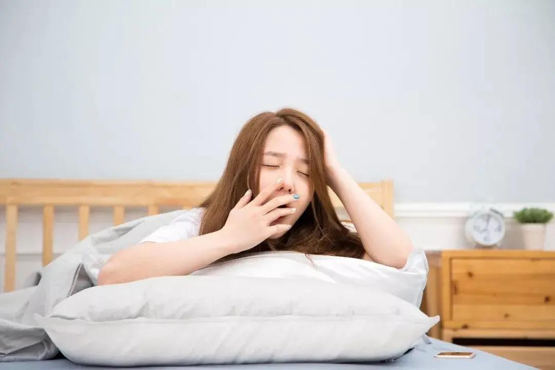 早起出現(xiàn)4個(gè)癥狀，提示你血壓升高了!